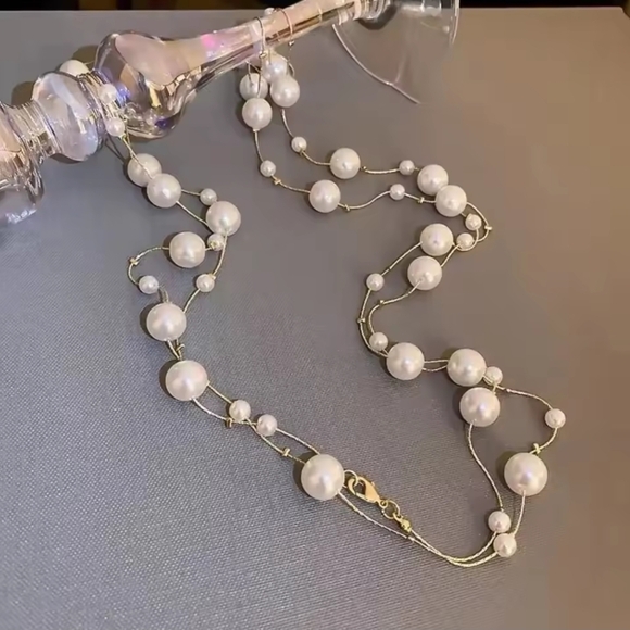 Anthropologie Gold and White Pearl Necklace - Picture 4 of 4